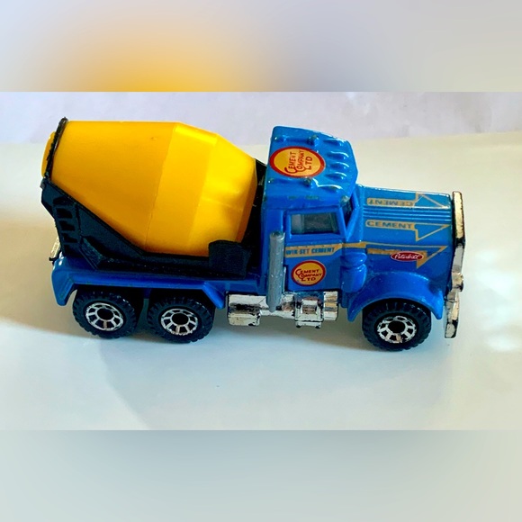 🟦 Matchbox RARE 1981 Peterbilt Cement Truck - Picture 4 of 6